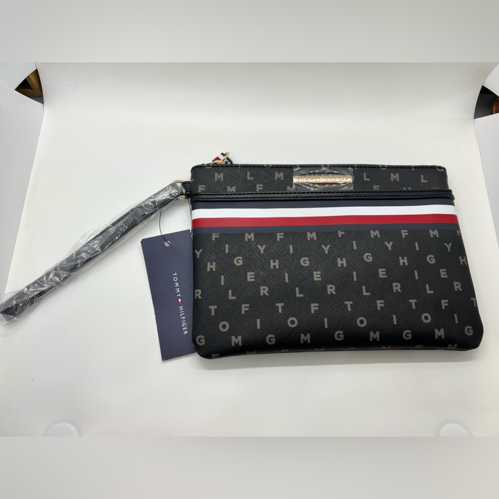 Tommy Hilfiger NWT maxi wristlet